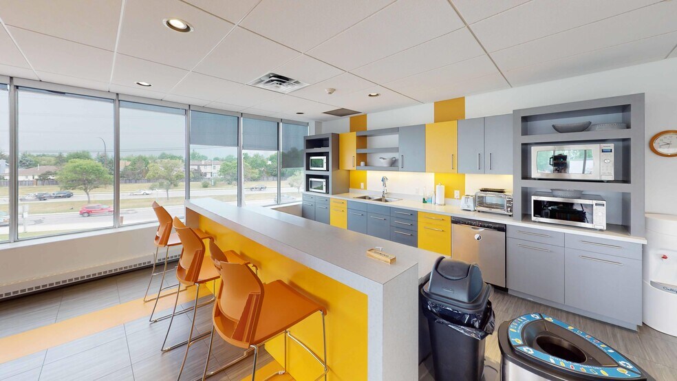 1565 Willson Pl, Winnipeg, MB for sale - Interior Photo - Image 3 of 12