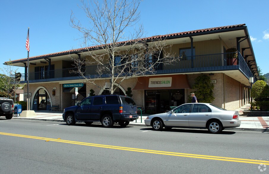 236 N Santa Cruz Ave, Los Gatos, CA à louer - Photo du bâtiment - Image 2 de 2