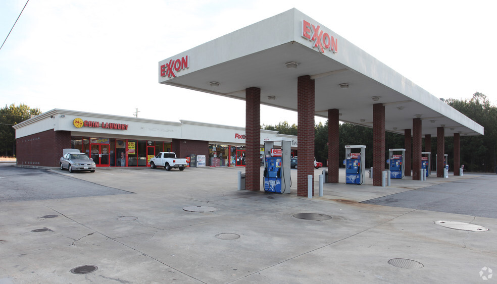 5775 Phil Niekro Blvd, Flowery Branch, GA for lease - Primary Photo - Image 1 of 2