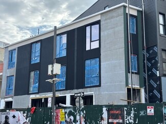 Plus de détails pour 194 Greenpoint Ave, Brooklyn, NY - Commerce de détail à louer