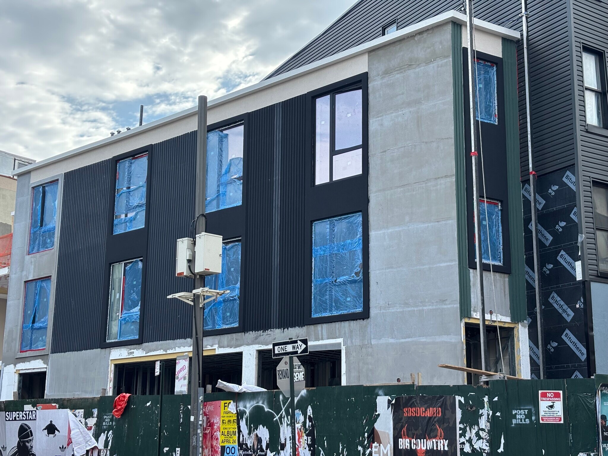 194 Greenpoint Ave, Brooklyn, NY for lease Primary Photo- Image 1 of 5