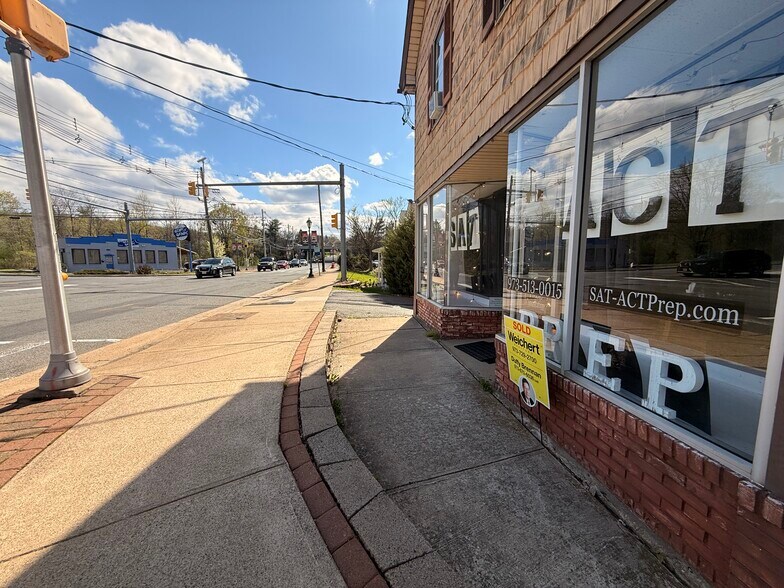 92 Main St, Sparta, NJ à louer - Photo du bâtiment - Image 3 de 8