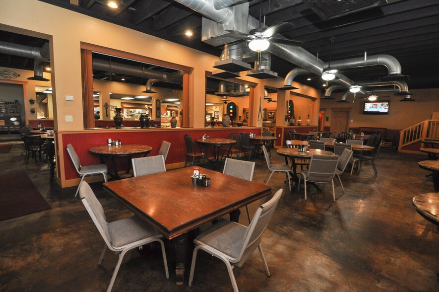 100 Star Shopping Ctr St, Covington, TN for sale - Building Photo - Image 3 of 34