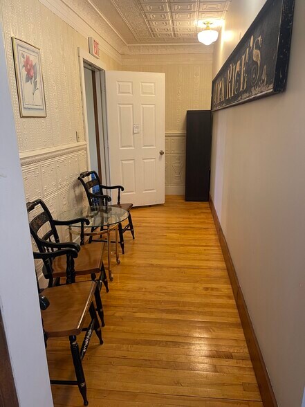 7 Exchange, Barre, MA for lease - Interior Photo - Image 2 of 8