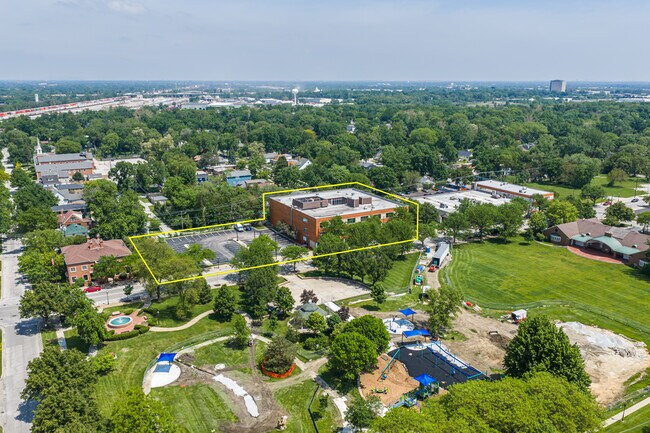 Plus de détails pour 1820 Ridge Rd, Homewood, IL - Bureau aux enchères