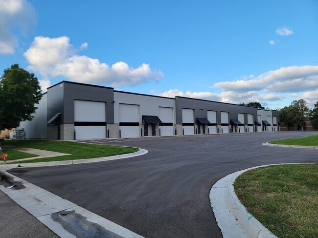 More details for 460 Cleveland Ave, Holland, MI - Specialty for Sale