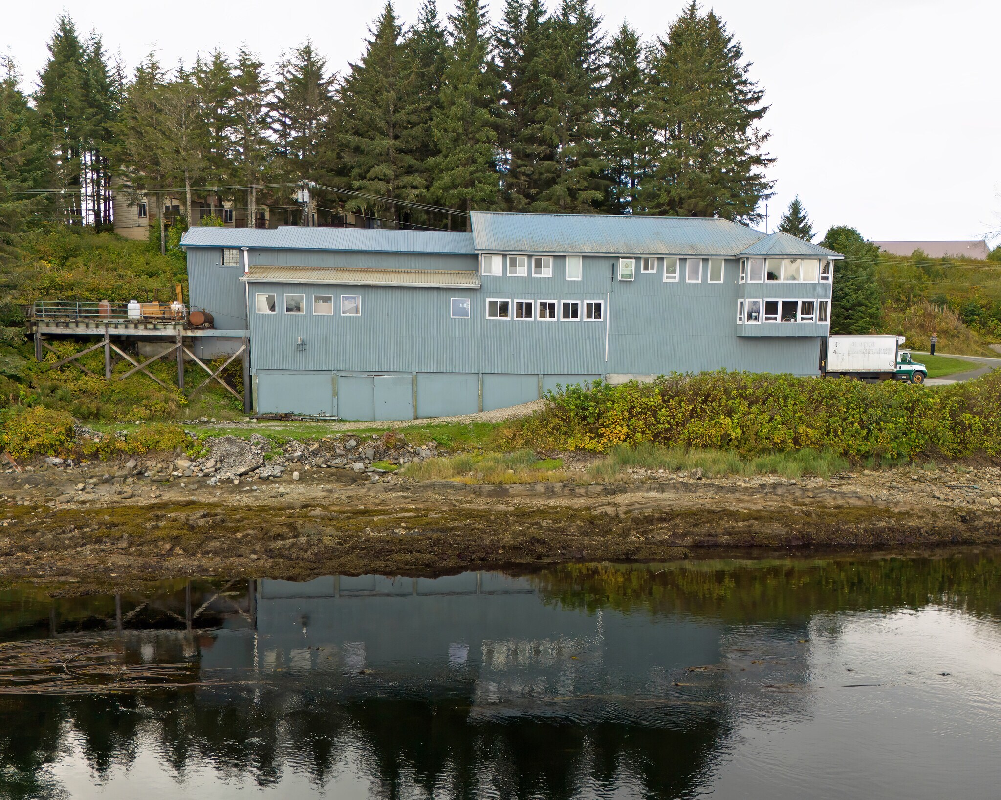 145 Kootznowoo Rd, Angoon, AK à vendre Photo principale- Image 1 de 44