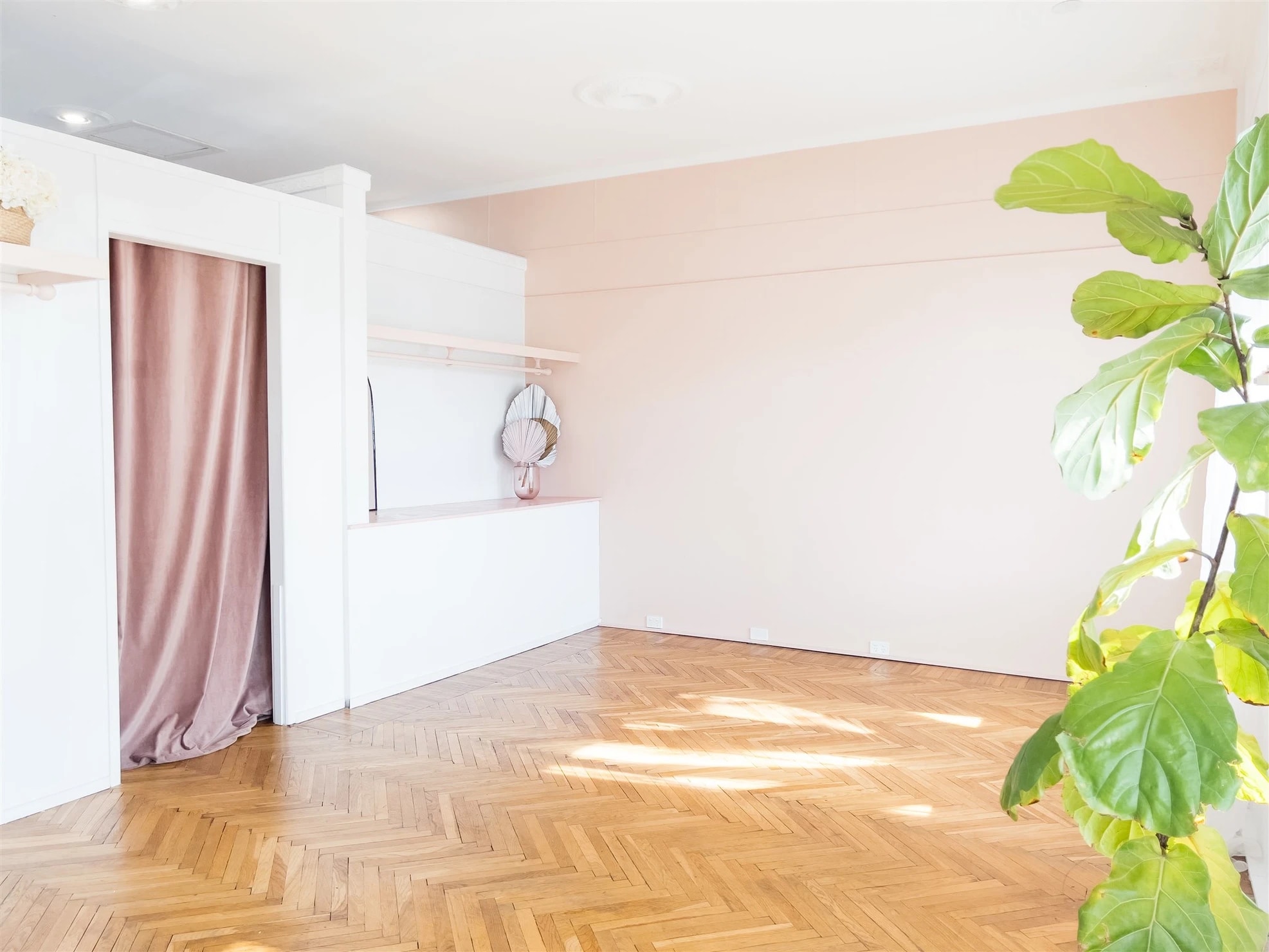40 MacGregor Terrace, Bardon for lease Interior Photo- Image 1 of 7