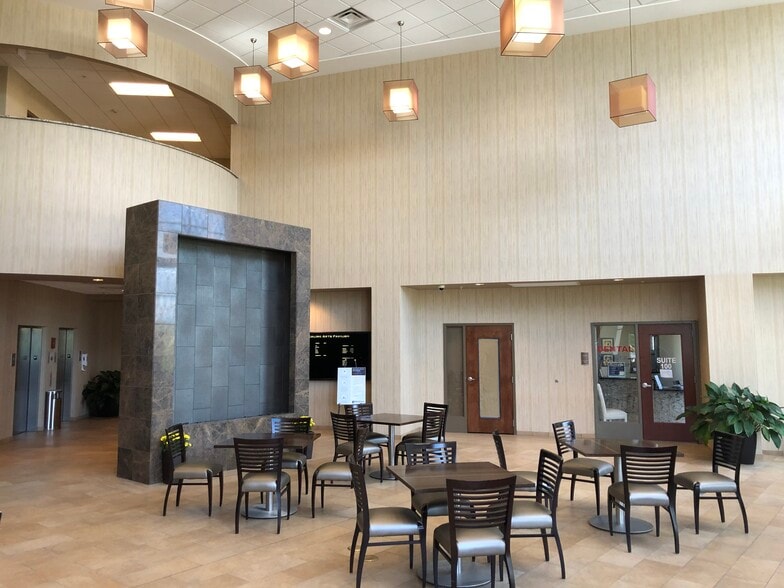 410 E Lincoln Hwy, New Lenox, IL for lease - Interior Photo - Image 2 of 2