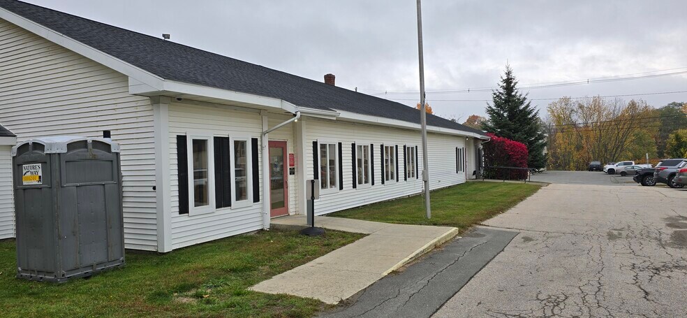 12 Water St, Newport, ME à vendre - Photo du bâtiment - Image 2 de 7