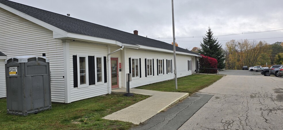 12 Water St, Newport, ME à vendre - Photo du bâtiment - Image 2 de 7