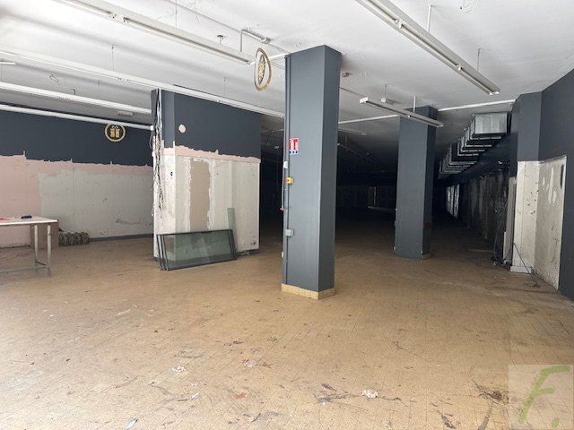 Retail in Chambéry for sale - Building Photo - Image 3 of 5