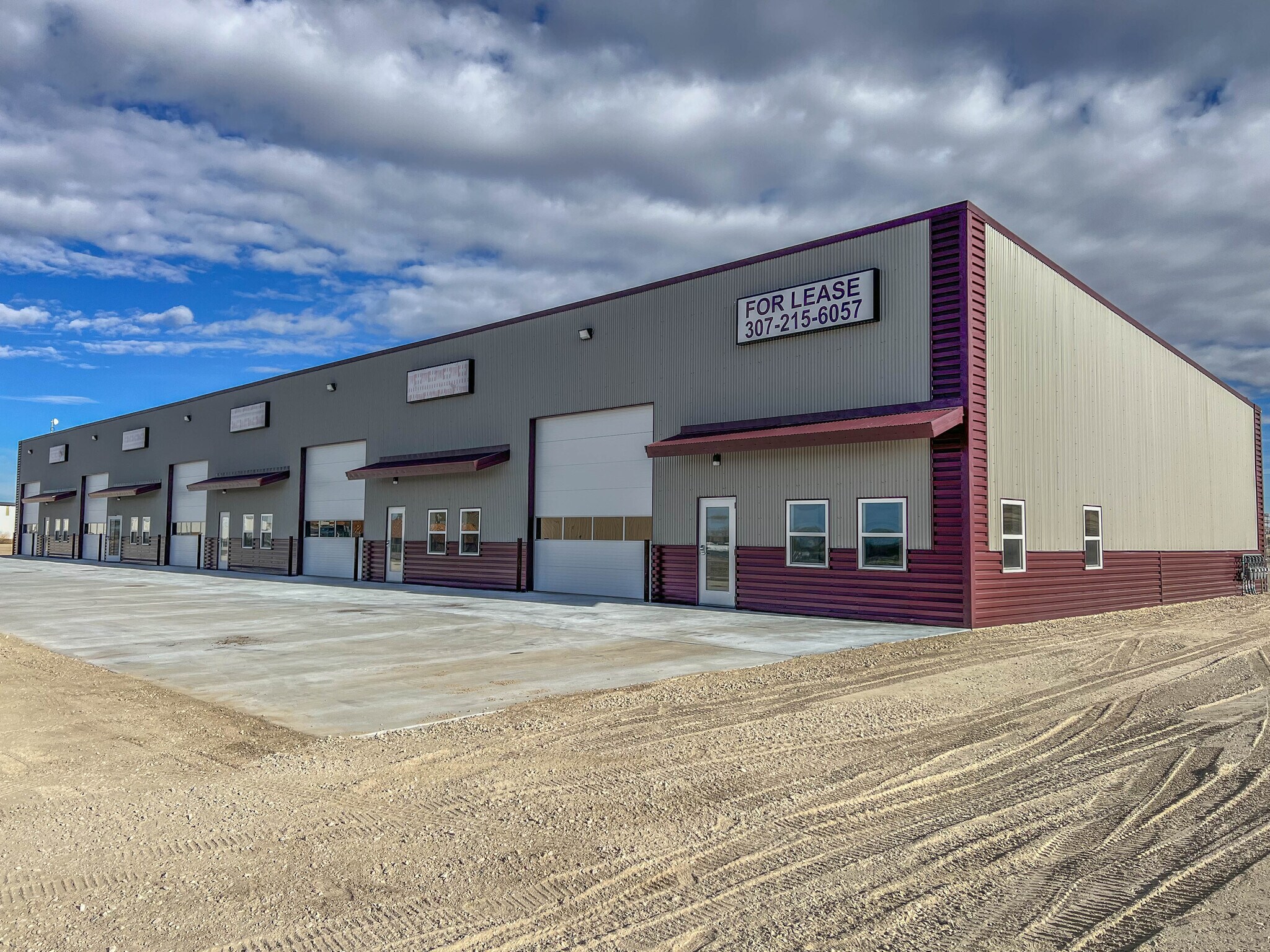 687 N Robertson Rd, Casper, WY à louer Photo du bâtiment- Image 1 de 14