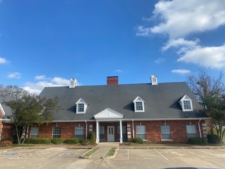 1115 Memorial Dr, Denison, TX à louer - Photo du bâtiment - Image 2 de 14