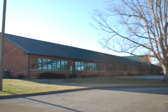 255 E Watt St, Alcoa, TN à louer Photo intérieure- Image 2 de 7