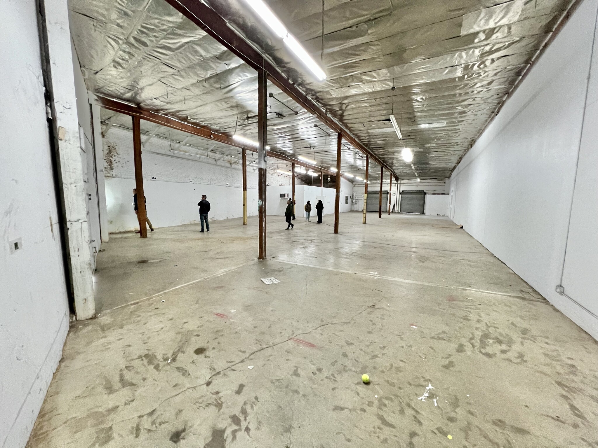 2475 Hunter St, Los Angeles, CA for lease Interior Photo- Image 1 of 6