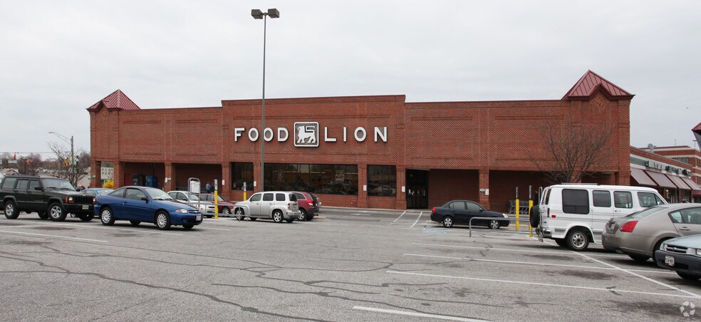 121 N Crain Hwy, Glen Burnie, MD à louer - Photo du bâtiment - Image 3 de 10