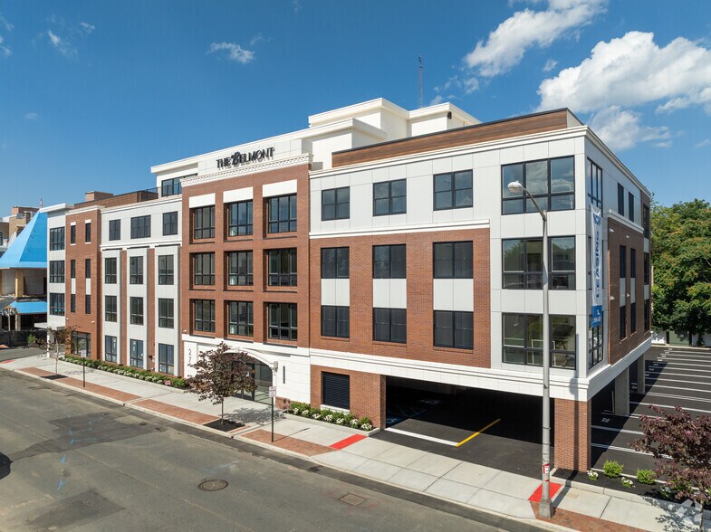 27 3rd Ave, Long Branch, NJ à louer - Photo principale - Image 1 de 29