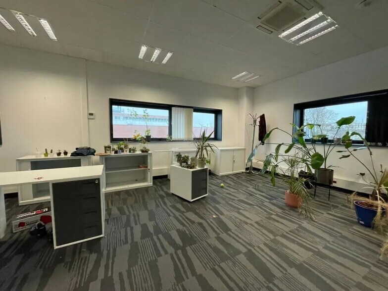 Industrial in Ivry-sur-Seine for lease - Interior Photo - Image 2 of 4