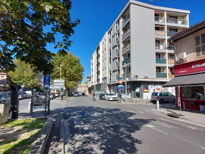 Immeuble residentiel dans Aubagne à vendre - Photo du bâtiment - Image 3 de 4