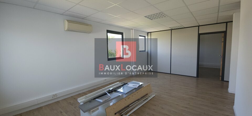 Office in Entraigues-sur-la-Sorgue for lease - Interior Photo - Image 2 of 4