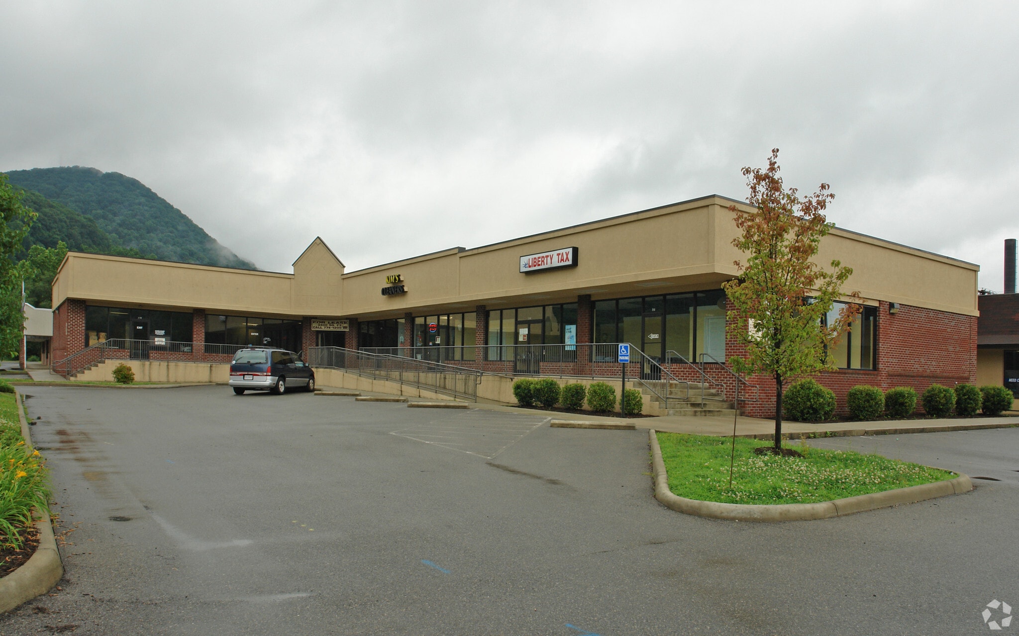 2173 Bennington St, Roanoke, VA for lease Primary Photo- Image 1 of 8