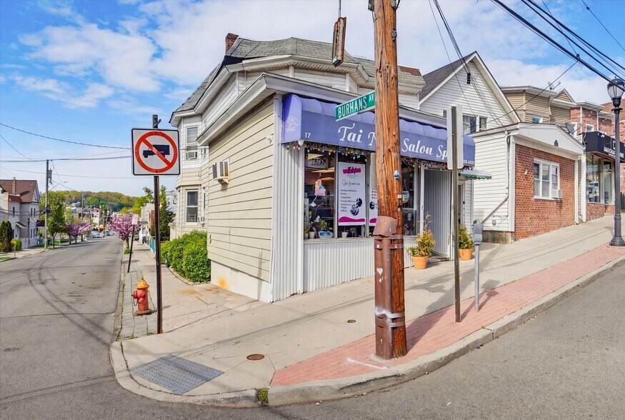 17 Lockwood Ave, Yonkers, NY à vendre - Photo du bâtiment - Image 2 de 38