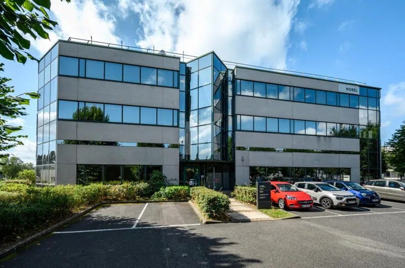 Flex in Antony for lease - Building Photo - Image 2 of 10