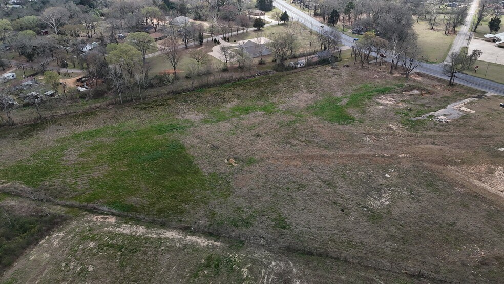 2228 Crockett Rd, Palestine, TX à vendre - Photo du bâtiment - Image 3 de 7