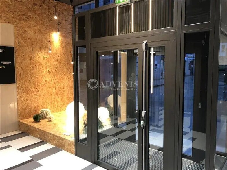 Bureau dans Montigny-le-Bretonneux à louer - Hall d’entrée - Image 3 de 5