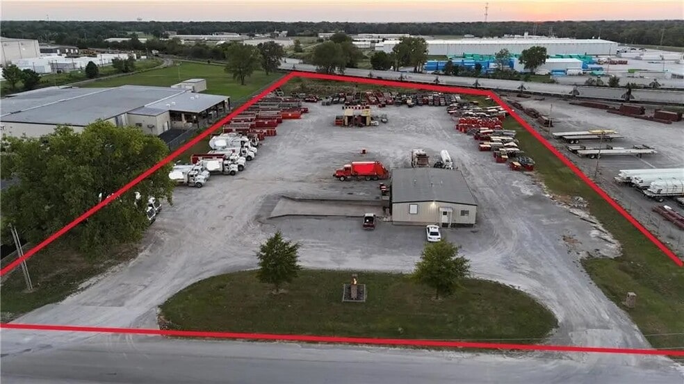 3001 N Rotary Ter, Pittsburg, KS for sale - Primary Photo - Image 1 of 11