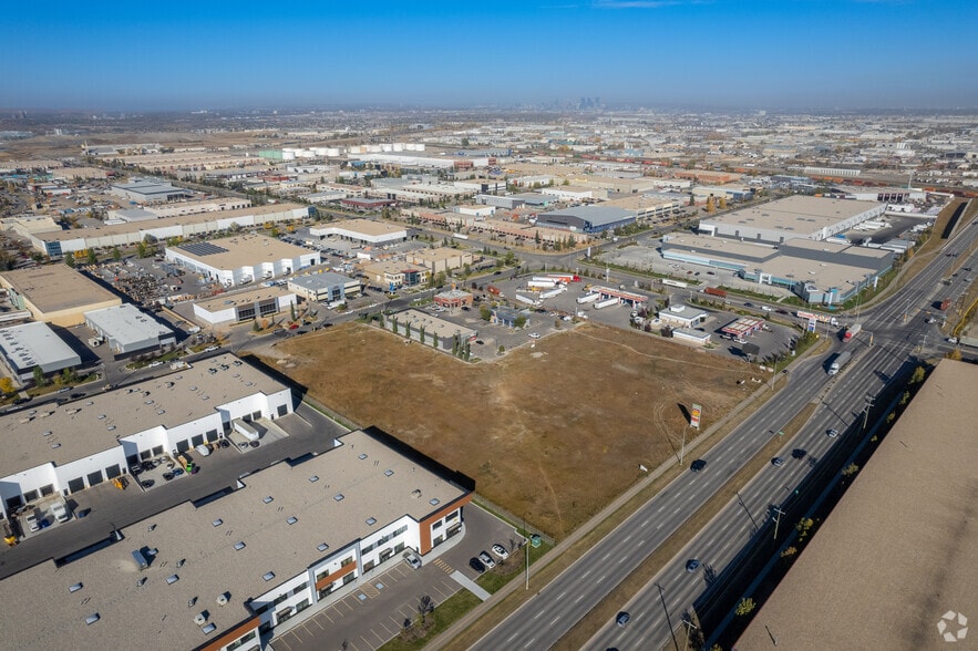 10906 50th St SE, Calgary, AB for sale - Aerial - Image 2 of 4