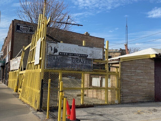 4025 W Montrose Ave, Chicago, IL à vendre - Photo du bâtiment - Image 2 de 3