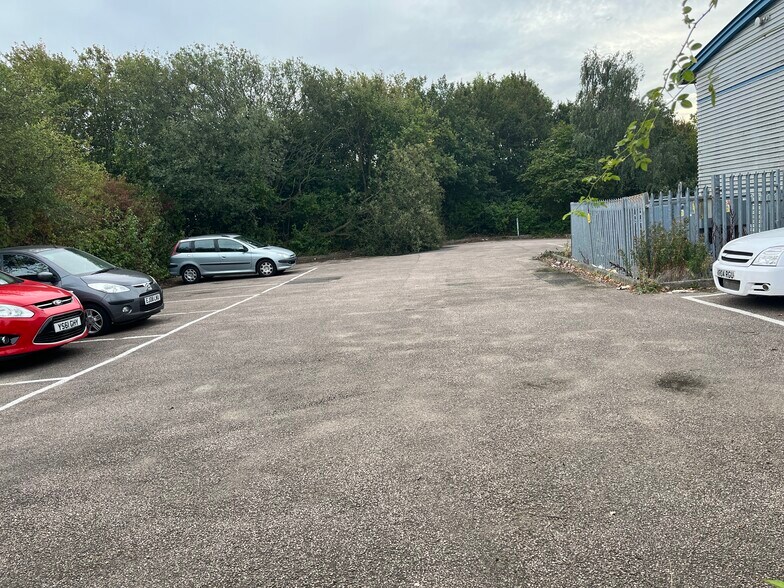 Taylors End Rd, Stansted à louer - Photo du bâtiment - Image 2 de 2