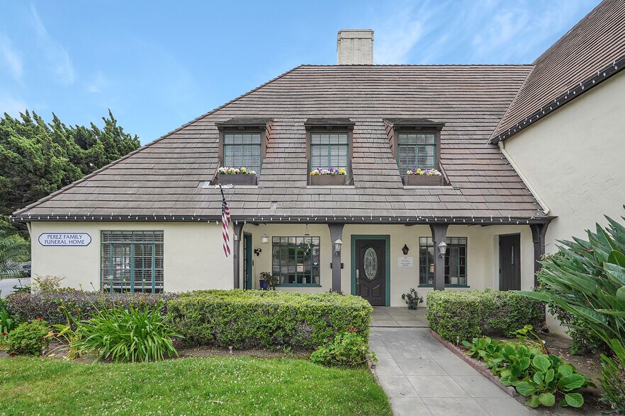 738 E Santa Paula St, Santa Paula, CA à vendre - Photo du bâtiment - Image 3 de 13