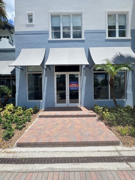 151 NE 5th Ave, Delray Beach, FL à louer - Photo du bâtiment - Image 3 de 9