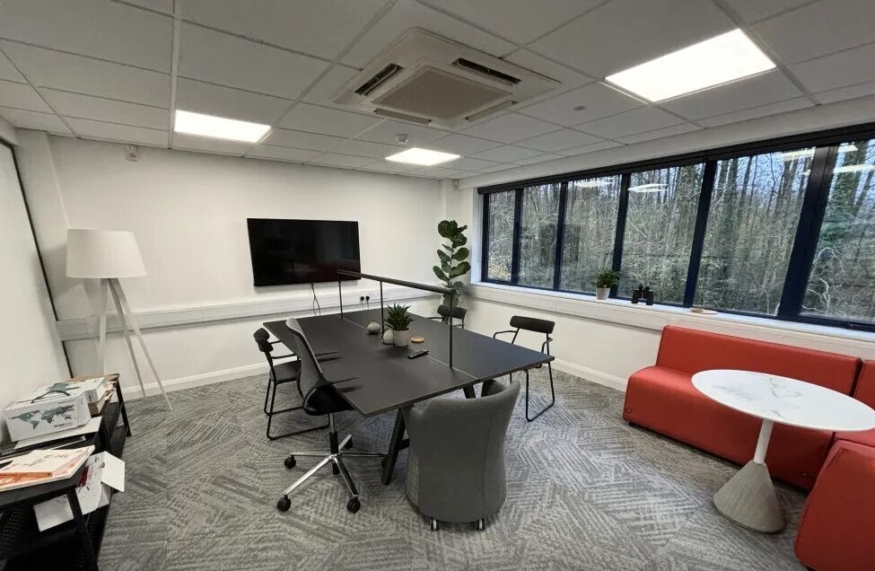 Cardiff Rd, Pontypridd for sale Interior Photo- Image 1 of 5