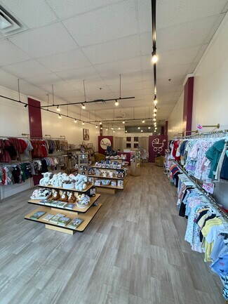 Plus de détails pour 310 Town Center Ave, Suwanee, GA - Commerce de détail à louer