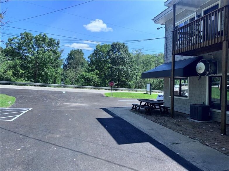4399 Leechburg Rd, New Kensington, PA for sale - Building Photo - Image 3 of 6