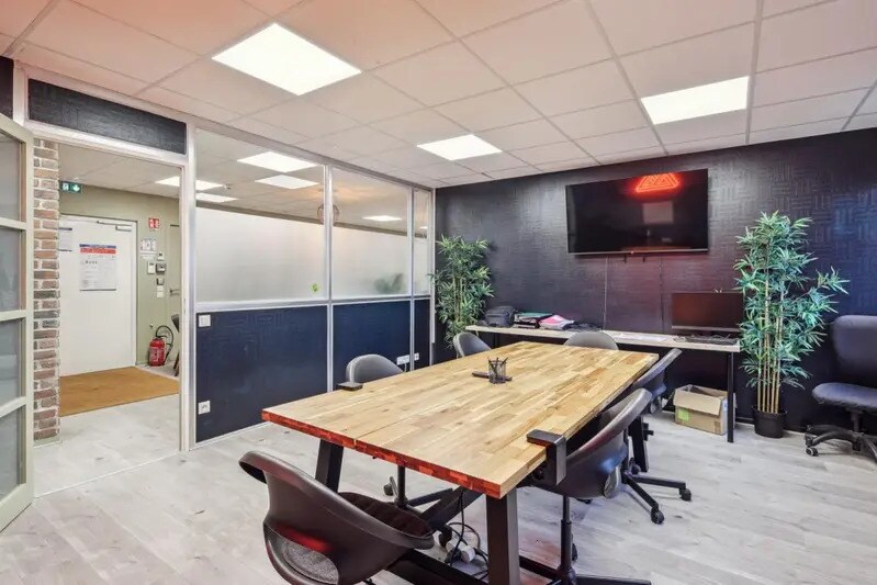 136 Chemin Du Moulin Carron, Écully for lease Interior Photo- Image 1 of 15