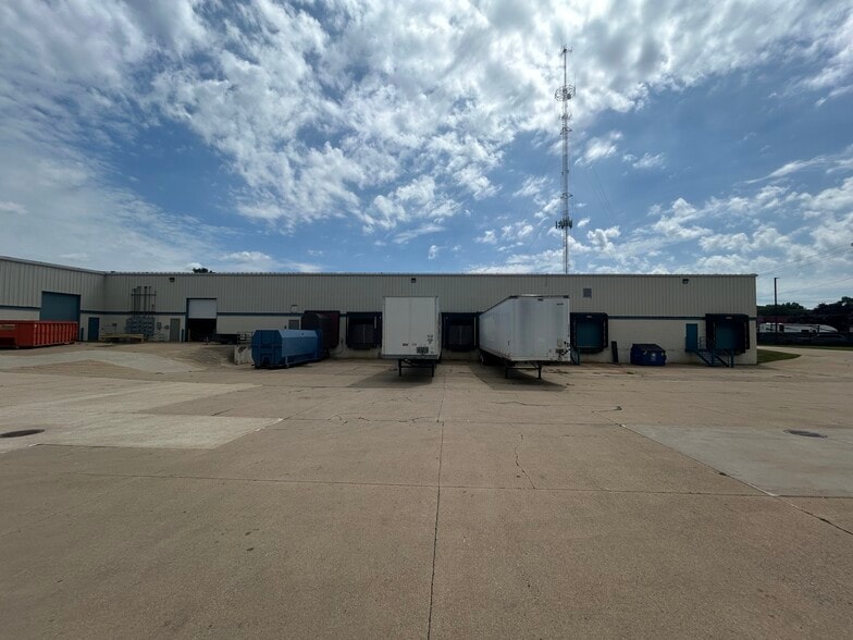 630 E Bronson St, South Bend, IN for lease - Building Photo - Image 3 of 10