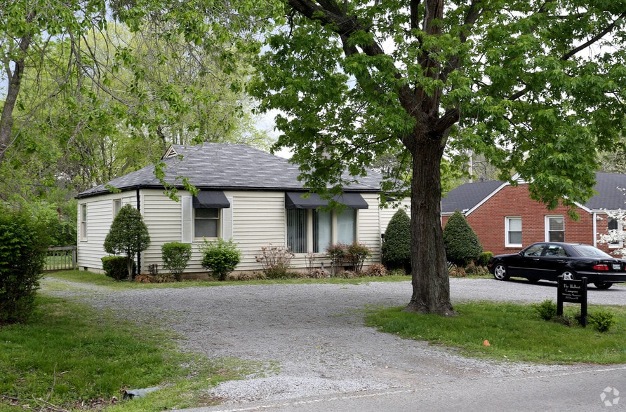 2821 Dogwood Pl, Nashville, TN for sale - Building Photo - Image 2 of 40
