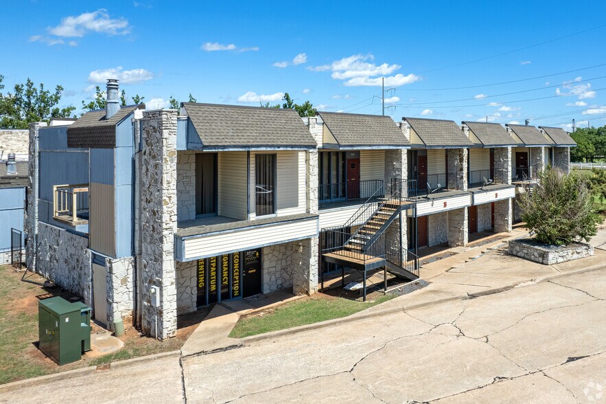 7901 NE 10th St, Midwest City, OK à vendre - Photo principale - Image 1 de 14