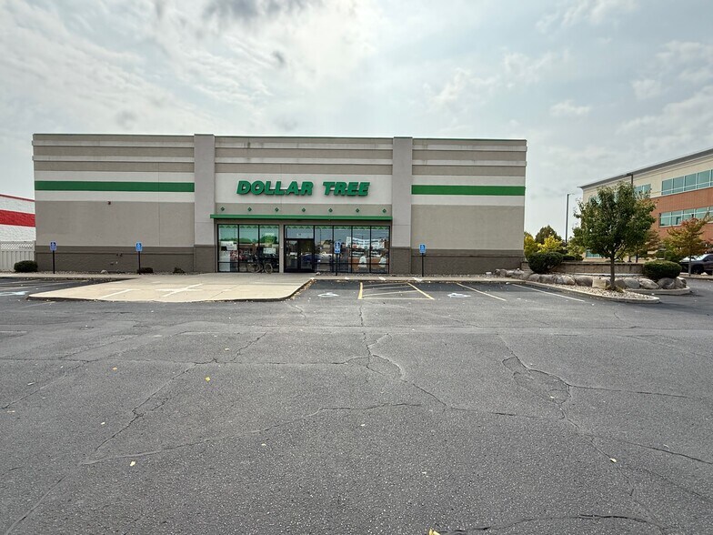 700 2nd St S, Waite Park, MN à vendre - Photo du bâtiment - Image 1 de 12