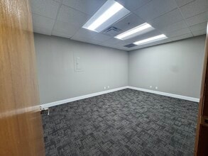 9050 Pines Blvd, Pembroke Pines, FL à louer Photo intérieure- Image 2 de 14