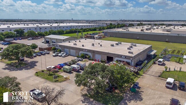 Plus de détails pour 10810 Alder Cir, Dallas, TX - Local d'activités à louer
