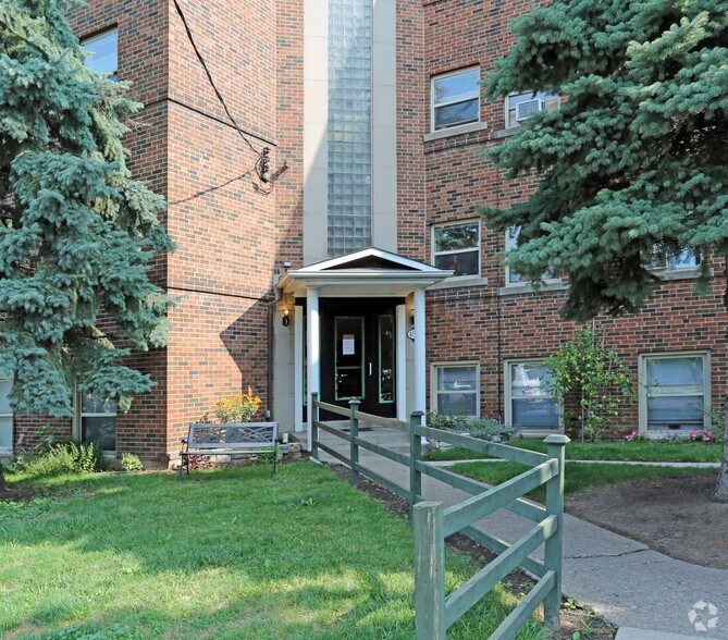 450-452 Aberdeen Ave, Hamilton, ON à vendre - Photo du bâtiment - Image 3 de 4
