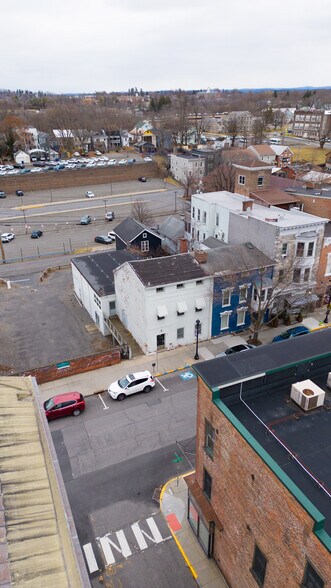 334 Warren St, Hudson, NY for sale - Primary Photo - Image 1 of 1