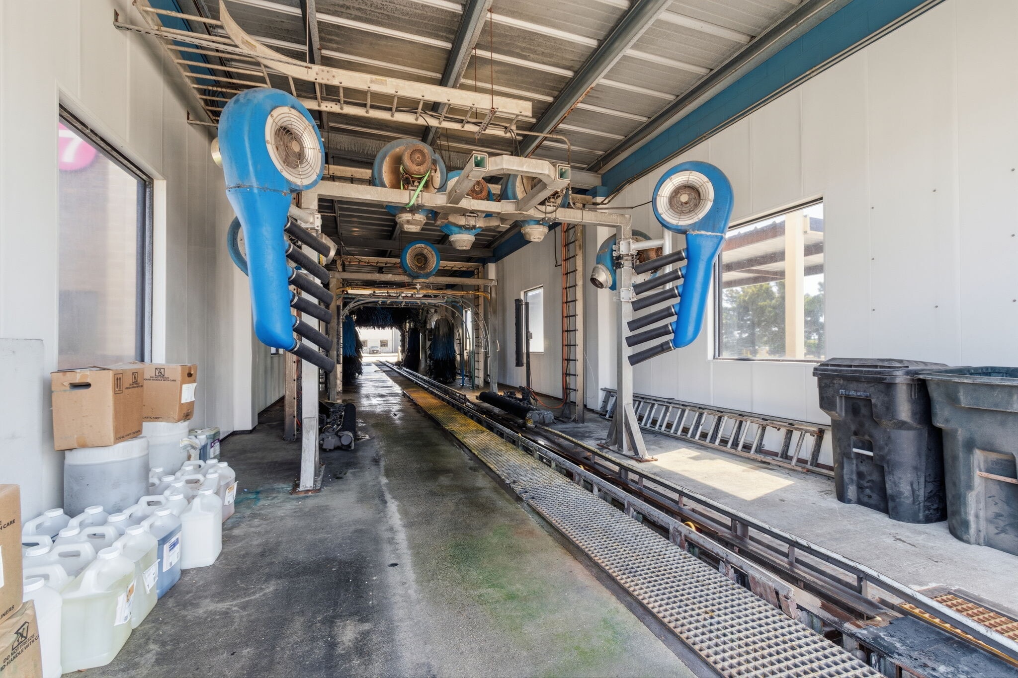 2858 Treaschwig Rd, Houston, TX for sale Primary Photo- Image 1 of 48