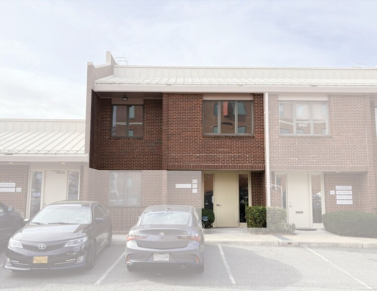 6400 Seven Corners Pl, Falls Church, VA à vendre - Photo du bâtiment - Image 1 de 45